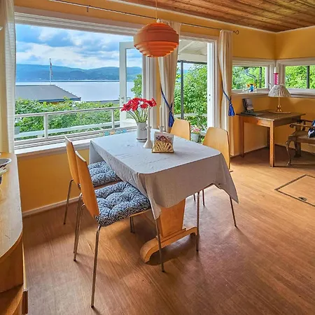 Holiday home In Klokkarstua With Wifi Ustad